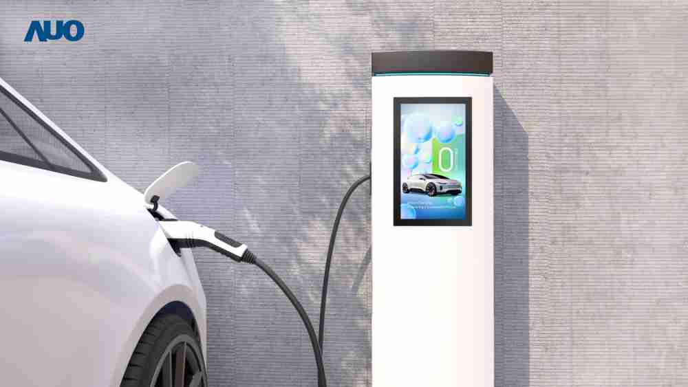 友達〝EVSE車用充電樁解決方案〞專為電動汽車充電樁設計，，，，具有高亮度、、克服戶外艱難環境的耐溫、、耐紫外線等特性，，，並搭載散熱性及擴充性強的高效能工業電腦，，可實現人機互動訴求，，，如資訊顯示、、支付等應用