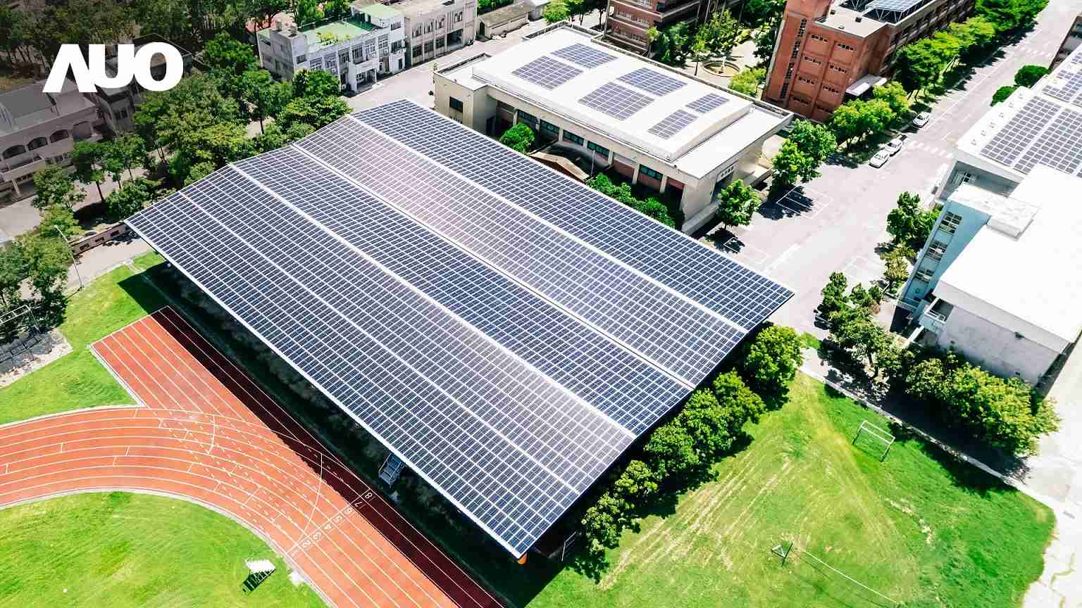 888.BY集团电子游戏SunSteel光电整合型浪板具备快速安装、、、、轻量化优势，，，可提升15%发电效能，，，，通过国际IEC与台湾VPC认证安全、、防漏、、、耐候标准